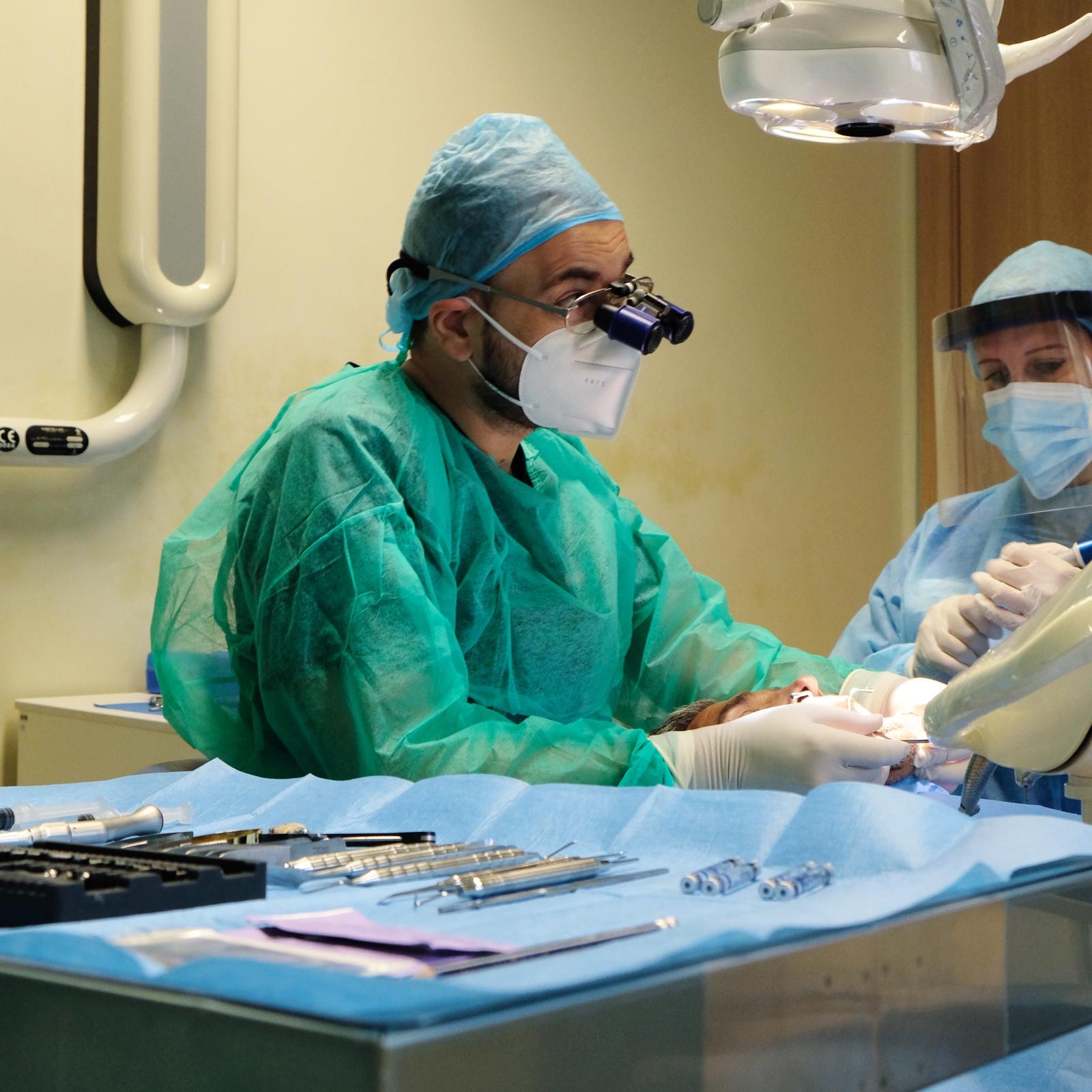 chirurgia dentale consulenza